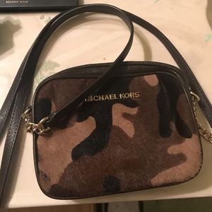Michael Kors shoulder mini camo